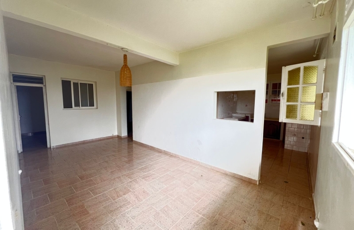 A LOUER - Bas de villa F3 76m2   Petit-Bourg   Non meubl&eacute;, entr&eacute;e ind&eacute;pendante