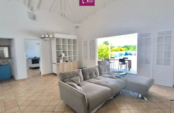 A LOUER - Villa F4 avec bungalow piscine et citerne &agrave; Convenance eau-edf-internet inclus