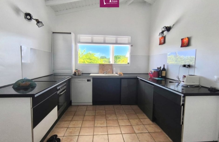 A LOUER - Villa F4 avec bungalow piscine et citerne &agrave; Convenance eau-edf-internet inclus