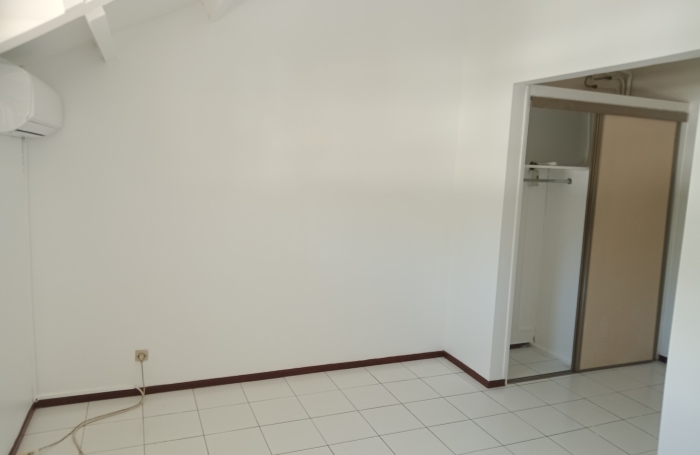 Appartement T2 Duplex (50m2) - R&eacute;sidence village Fleury 97139 ABYMES