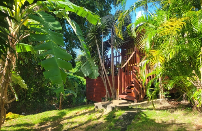 Saint-Claude, Villa T5 Piscine, Studio et Bungalow