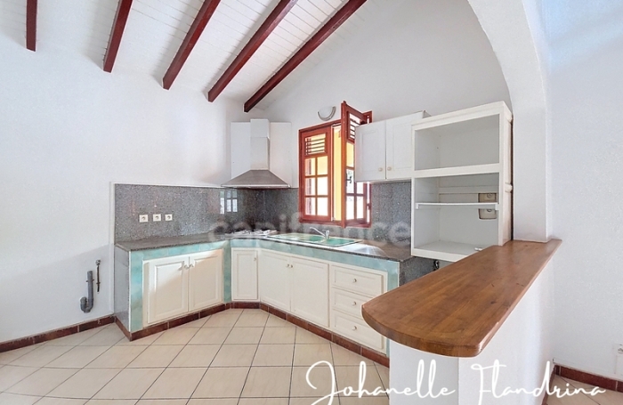 Location Bureaux 152m&sup2; 5 pièces Capesterre Belle Eau