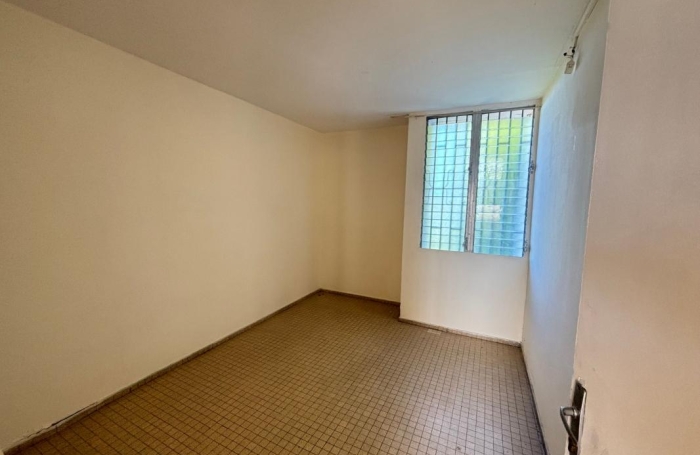 Vente Appartement 67.64m&sup2; 4 pièces Basse-Terre