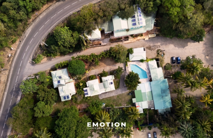 Ensemble immobilier en bord de plage   Fort potentiel touristique   Petite Anse, Pointe-Noire