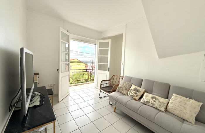 Location Appartement 97100