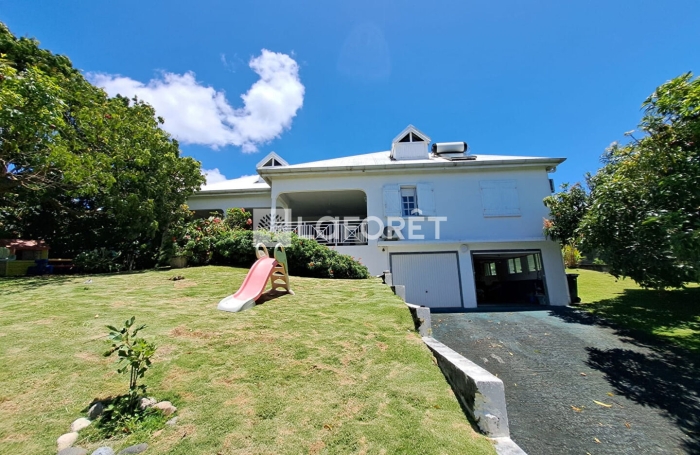 Vente Maison 197.15m&sup2; 6 pi&egrave;ces Saint Claude