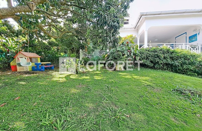 Vente Maison 197.15m&sup2; 6 pi&egrave;ces Saint Claude