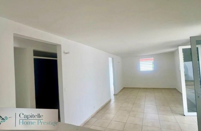 Maison St Fran&ccedil;ois -110 M2 -640M2 Terrain