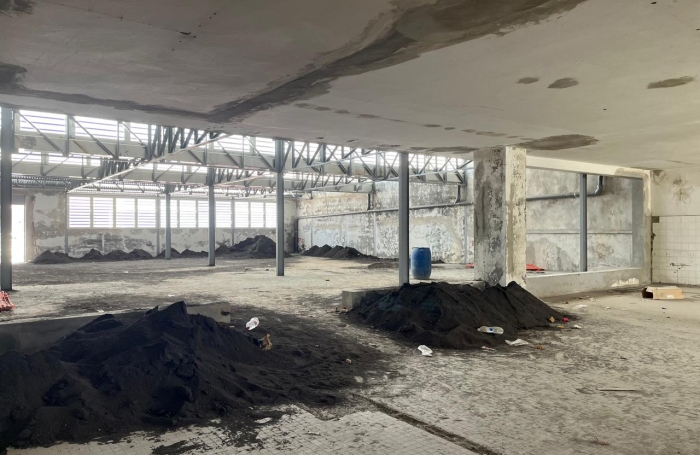 Local commercial brut de 350 m2   3e &eacute;tage   avec ascenceur