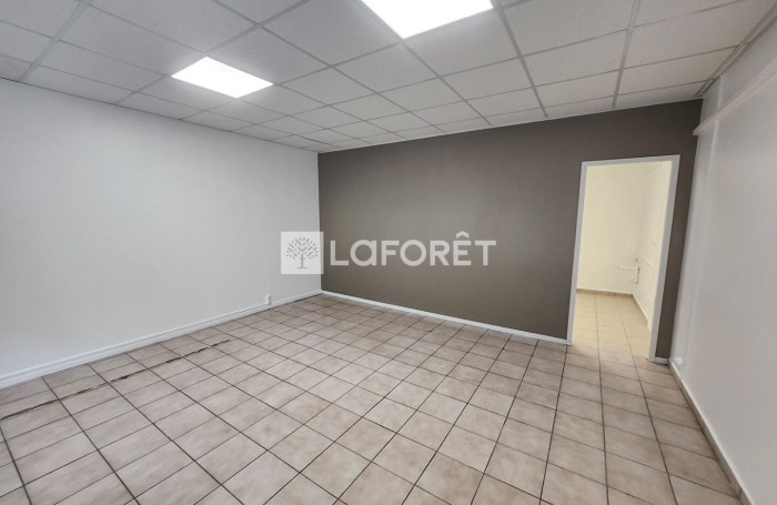 Location Local commercial 42.92m&sup2; Baie Mahault