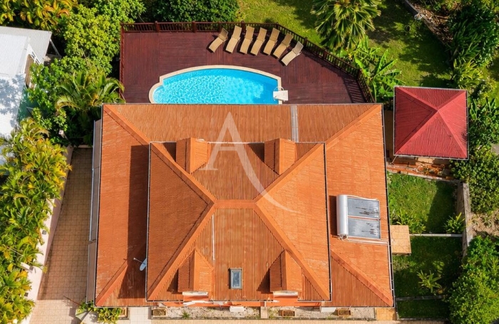 Vente Maison 198.8m&sup2; 7 pi&egrave;ces Sainte Anne