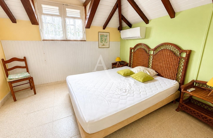 Vente Maison 198.8m&sup2; 7 pi&egrave;ces Sainte Anne