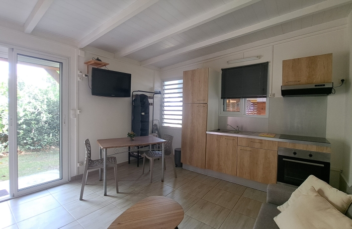 STUDIO meubl&eacute; en rez-de-jardin