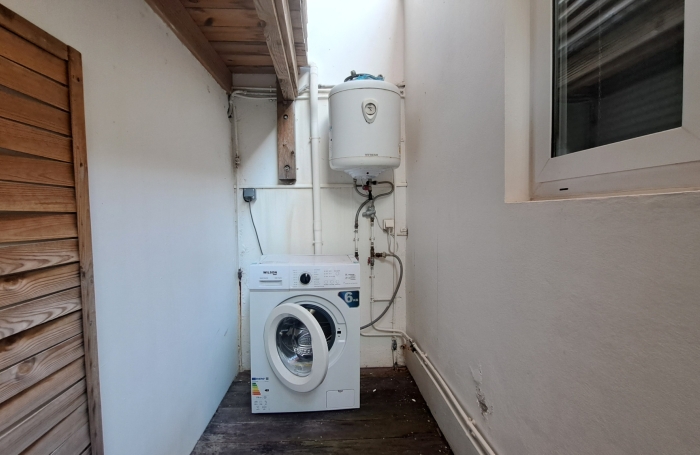 STUDIO meubl&eacute; en rez-de-jardin