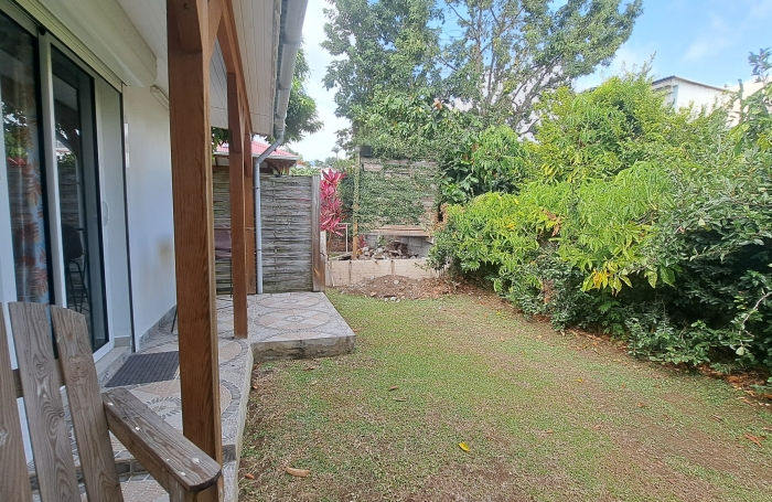 STUDIO meubl&eacute; en rez-de-jardin