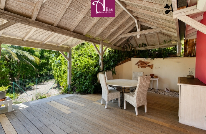 &Agrave; louer - Charmante maison meubl&eacute;e T2 nich&eacute;e dans un &eacute;crin de verdure au Gosier
