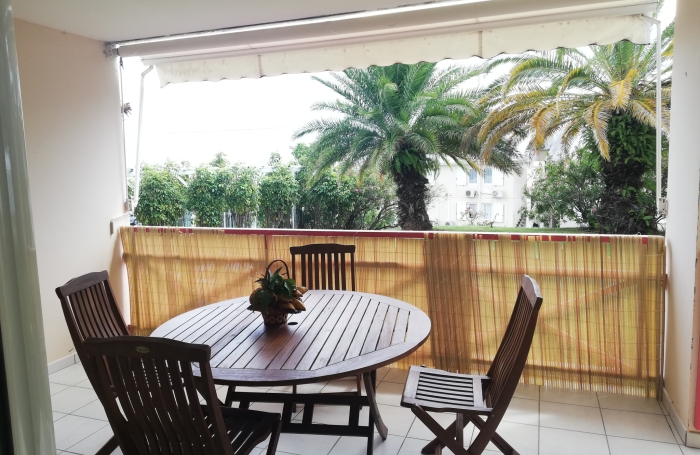 SAINT-CLAUDE - Appartement Type T3  Meubl&eacute; -Terrasse -Piscine collective