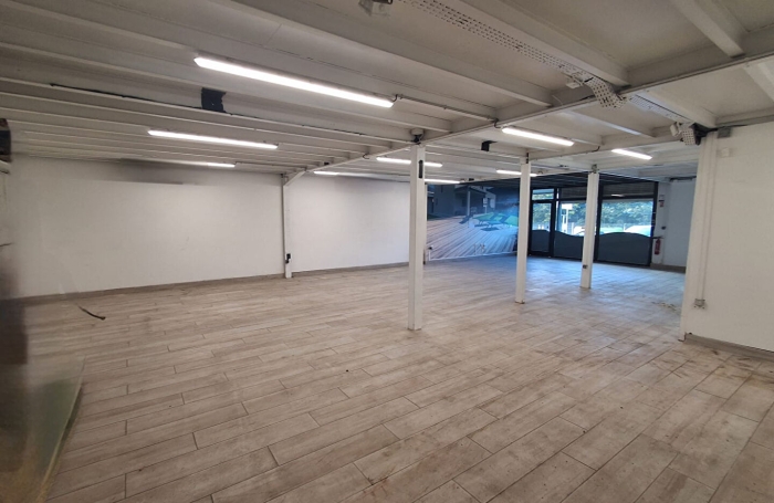 Location Divers 125m&sup2; Baie Mahault