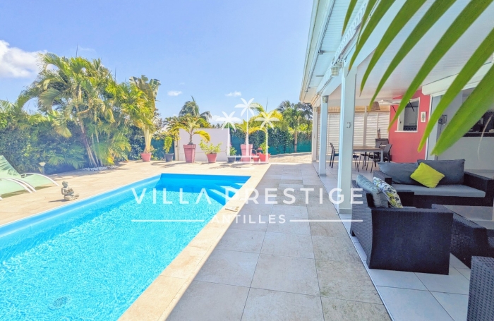 VILLA DE CHARME AVEC PISCINE ET GARAGE - CENTRE-VILLE SAINT-FRANCOIS