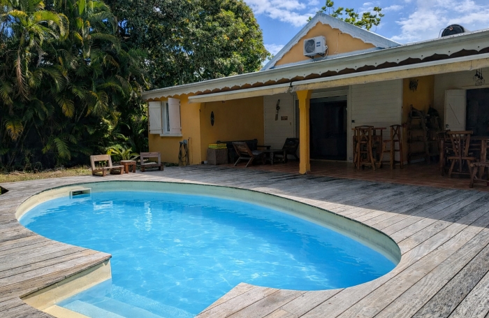 Maison de charme avec piscine et vaste espace ext&eacute;rieur