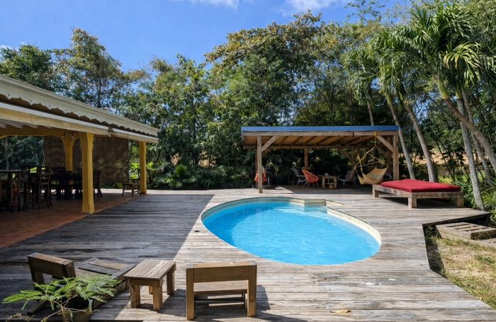 Maison de charme avec piscine et vaste espace ext&eacute;rieur