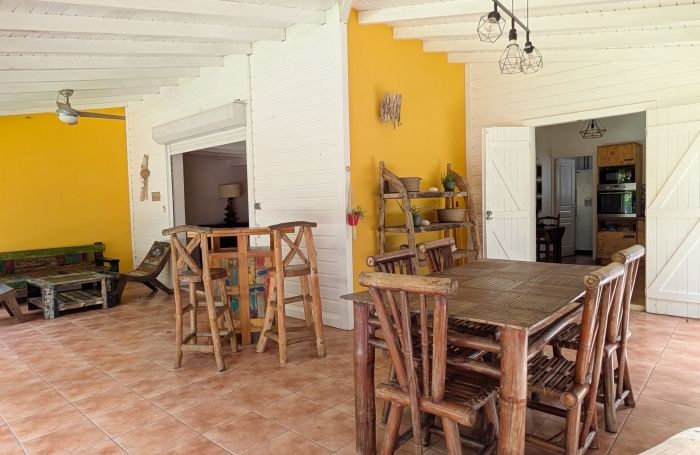 Maison de charme avec piscine et vaste espace ext&eacute;rieur