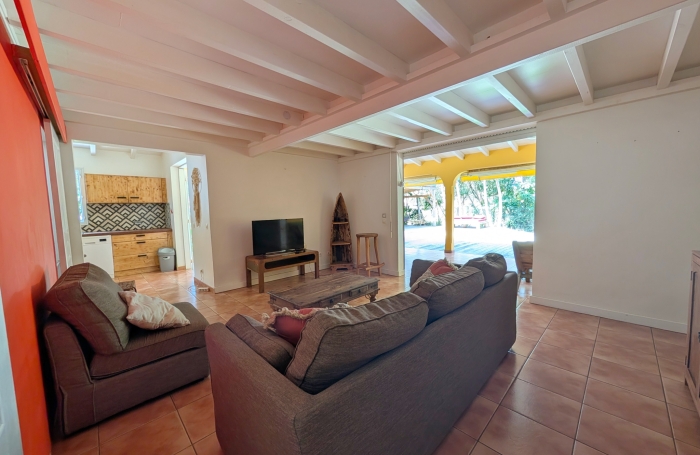 Maison de charme avec piscine et vaste espace ext&eacute;rieur