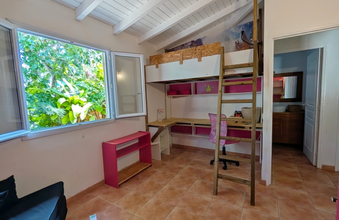 Maison de charme avec piscine et vaste espace ext&eacute;rieur