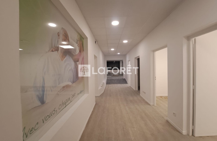 Location Divers 600m&sup2; Les Abymes