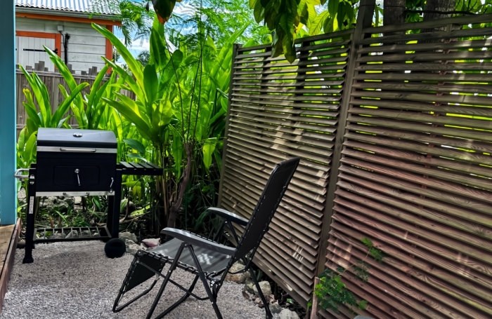 T2 ind&eacute;pendant avec terrasse   Secteur de la Toubana &agrave; 2 pas de la plage