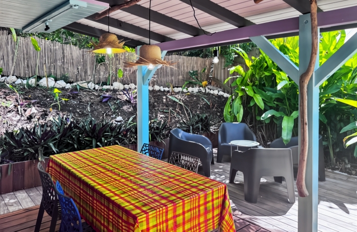 T2 ind&eacute;pendant avec terrasse   Secteur de la Toubana &agrave; 2 pas de la plage