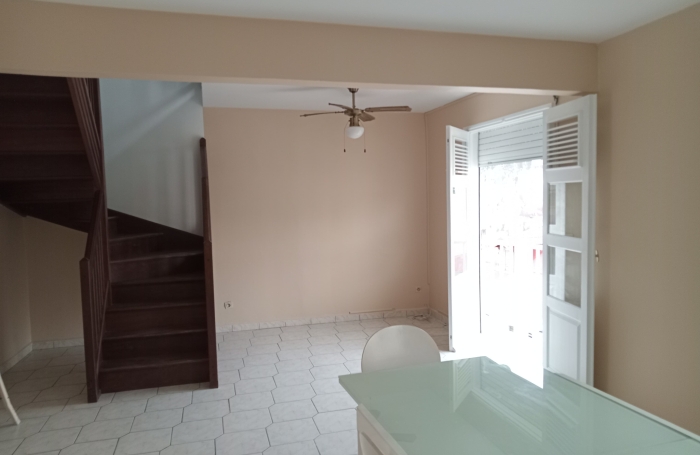 Appartement T3 Duplex (65m2) - Rue Jeanne D'Arc 97160 MOULE