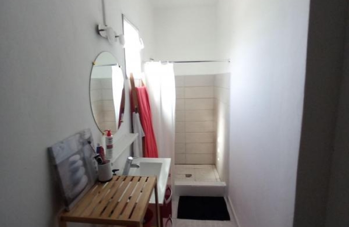 Location Appartement 98.44m&sup2; 3 pièces Basse-Terre
