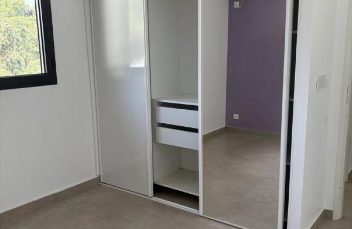 Location Maison 95.62m&sup2; 4 pièces Gosier