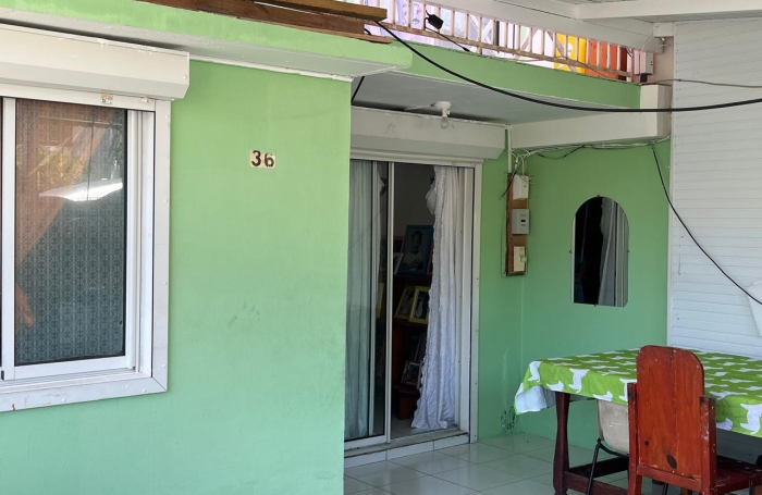 BASSE-TERRE - Maison familiale T 5 avec studio ind&eacute;pendant