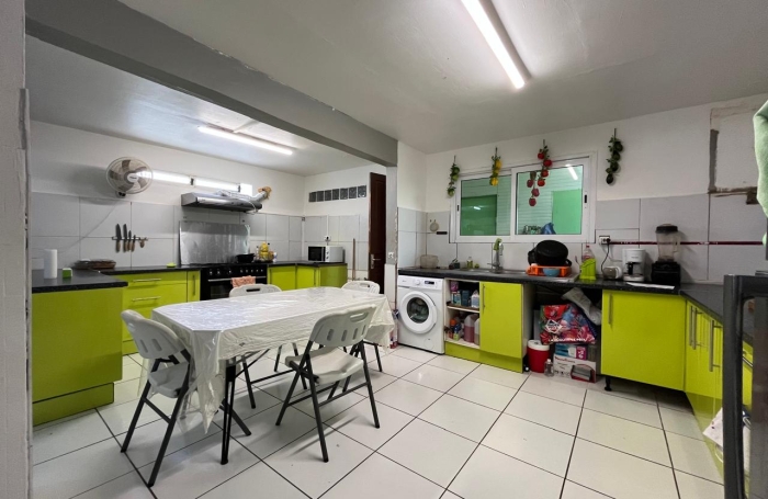 BASSE-TERRE - Maison familiale T 5 avec studio ind&eacute;pendant