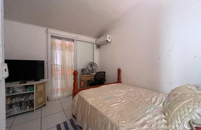BASSE-TERRE - Maison familiale T 5 avec studio ind&eacute;pendant