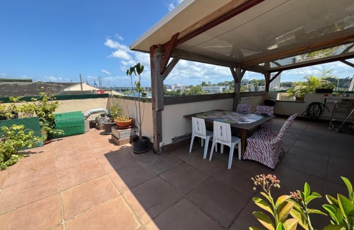 Location Appartement 109.44m&sup2; 4 pièces Pointe-&agrave;-Pitre