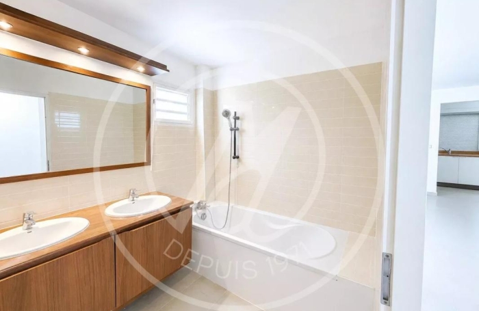 Vente Appartement 70.93m&sup2; 3 pièces Gosier