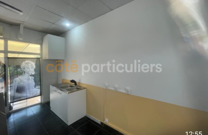 Vente Local commercial 25m&sup2; 1 pi&egrave;ce Saint Fran&ccedil;ois