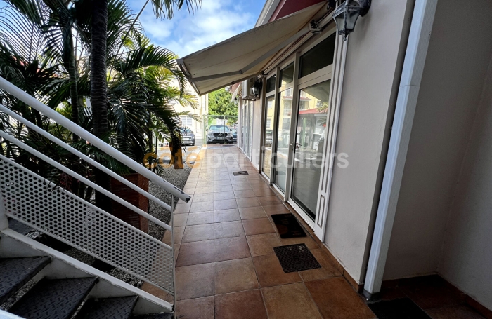 Vente Local commercial 25m&sup2; 1 pi&egrave;ce Saint Fran&ccedil;ois