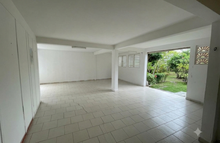 Vente Maison 417m&sup2; 16 pi&egrave;ces Anse-Bertrand