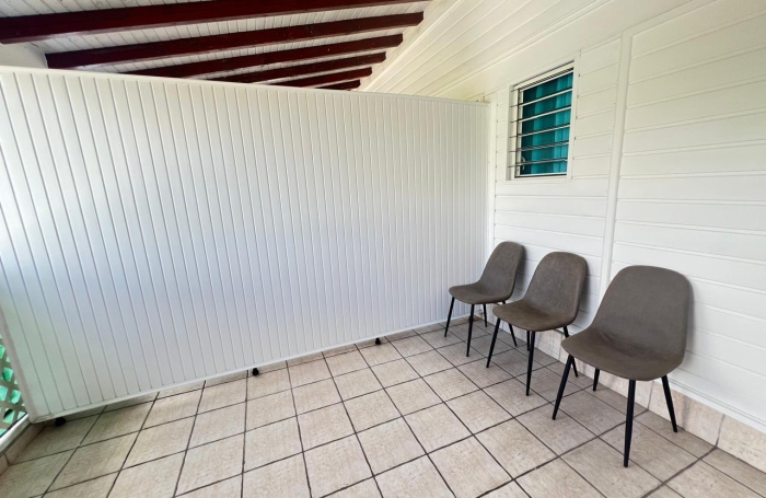 Haut de villa meubl&eacute; enti&egrave;rement r&eacute;nov&eacute; aux Abymes