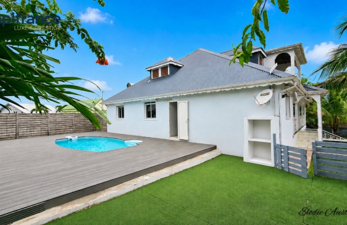 Vente Maison 226m&sup2; 8 pièces Lamentin