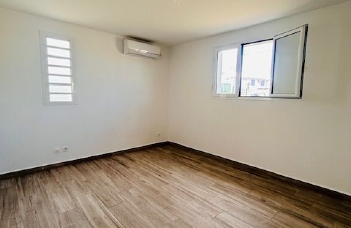 Location Maison 118.63m&sup2; 4 pièces Petit-Canal