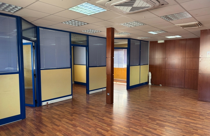 Vente Bureaux 97123