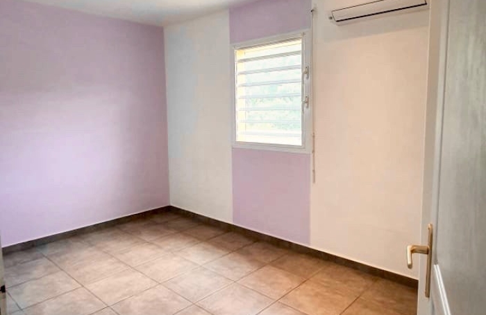 Maison F4 plain pied &agrave; BESSON
