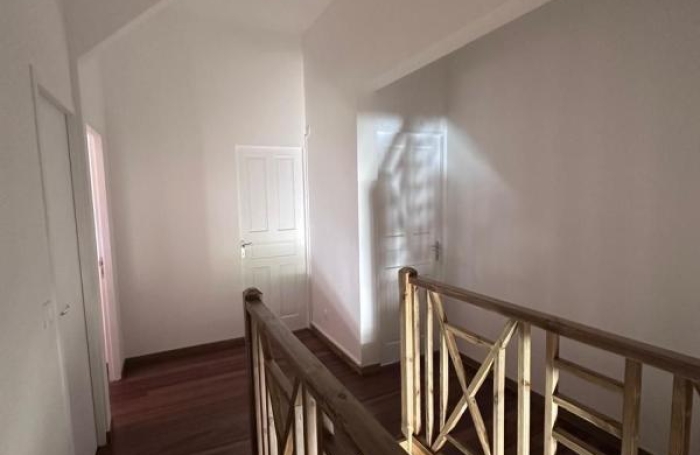 Location Maison 186.87m&sup2; 6 pièces Saint Claude