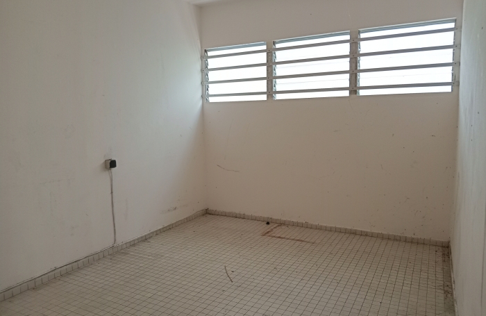 STOCKAGE (20m2) - R&eacute;sidence Fleur d'&eacute;p&eacute;e - Bas du fort 97190 GOSIER