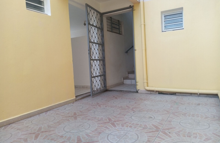 Appartement T2 (non meubl&eacute;) - Centre ville 97160 LE MOULE